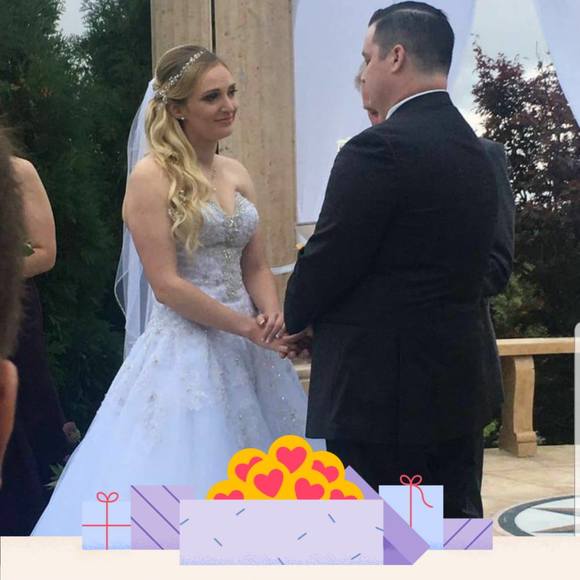 Meet your Posher, Danielle - Picture 1 of 1